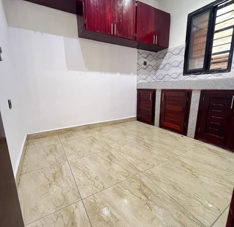 STUDIO MODERNE CLIMATISÉ ET STAFFÉ SITUÉ À KOTTO