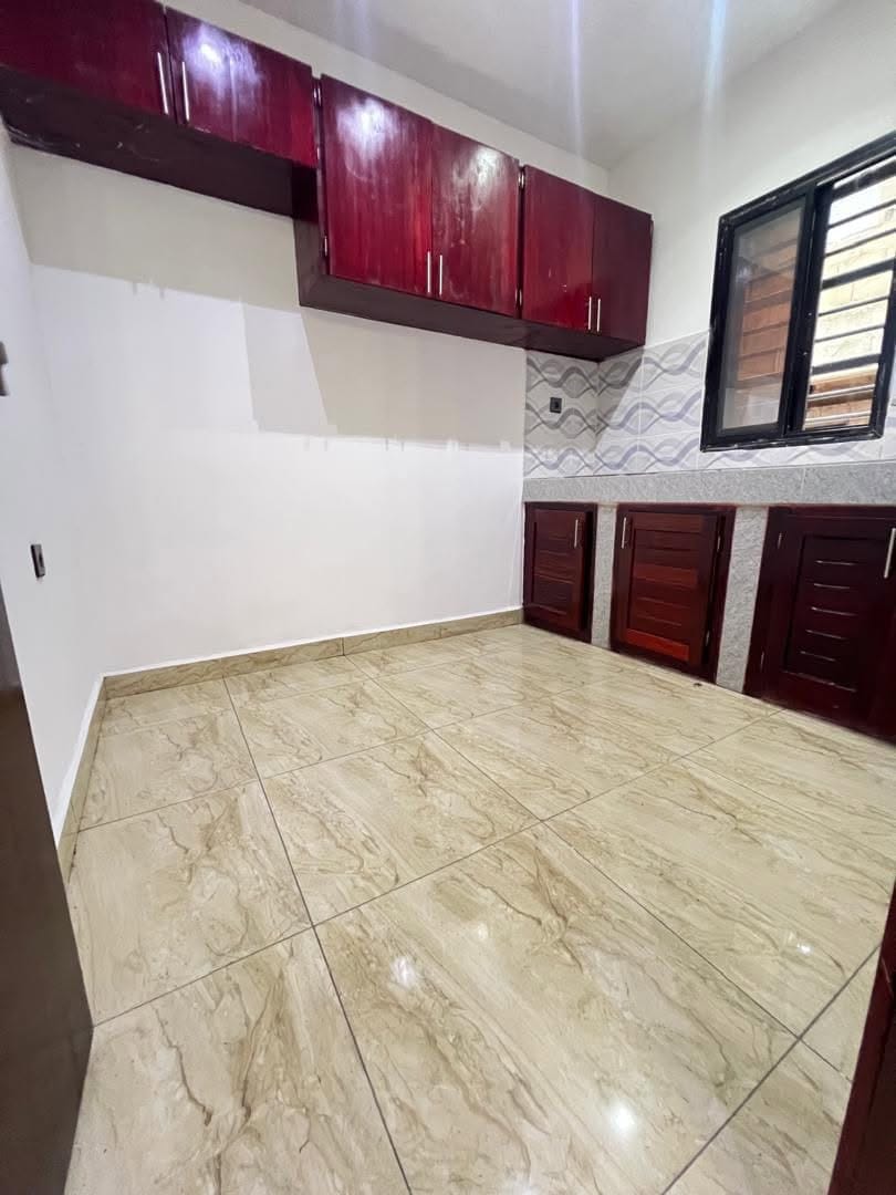 STUDIO MODERNE CLIMATISÉ ET STAFFÉ SITUÉ À KOTTO