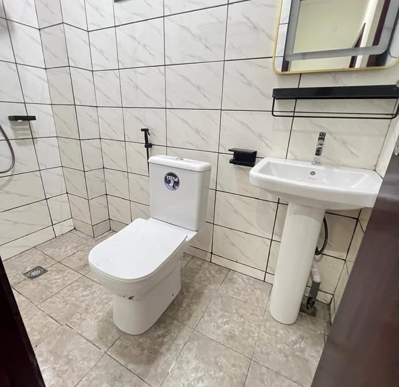 STUDIO MODERNE CLIMATISÉ ET STAFFÉ SITUÉ À KOTTO