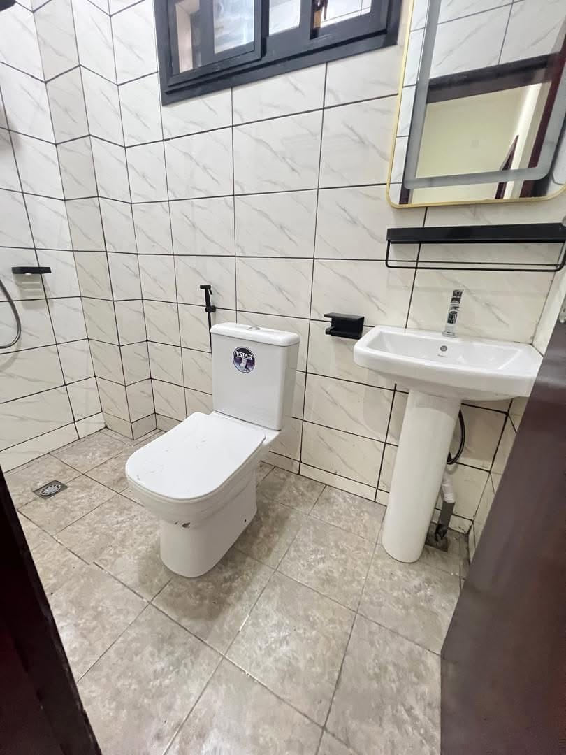 STUDIO MODERNE CLIMATISÉ ET STAFFÉ SITUÉ À KOTTO
