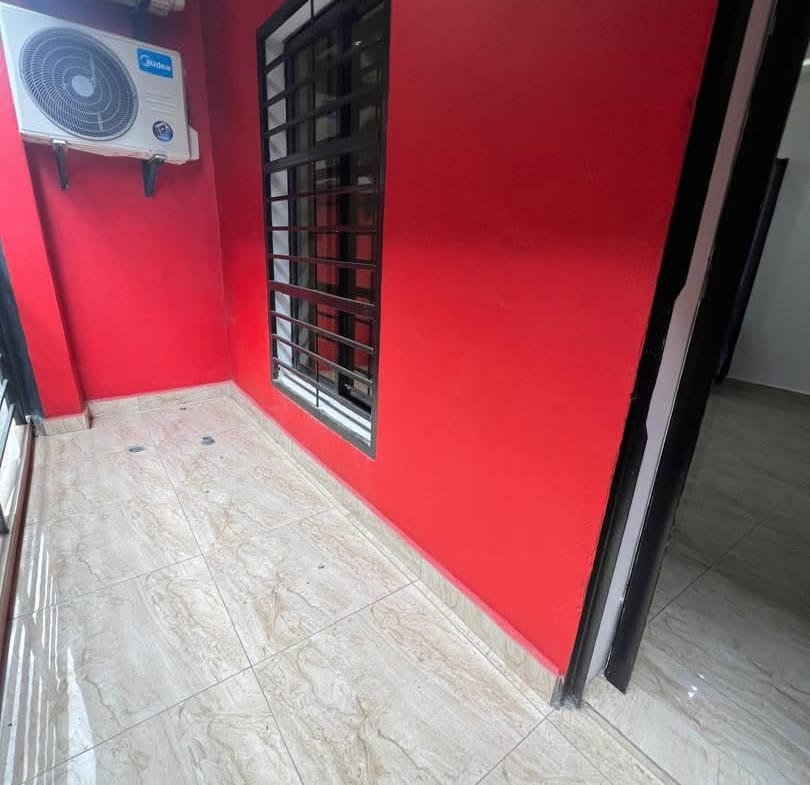STUDIO MODERNE CLIMATISÉ ET STAFFÉ SITUÉ À KOTTO