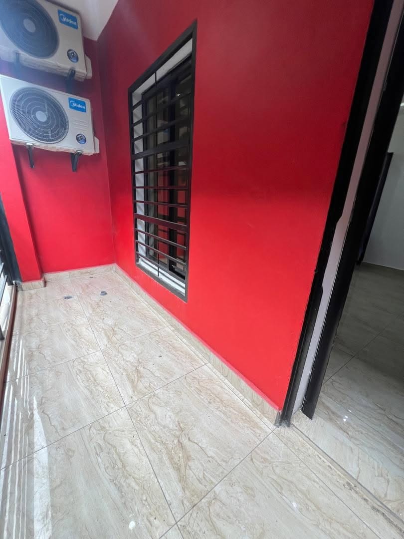 STUDIO MODERNE CLIMATISÉ ET STAFFÉ SITUÉ À KOTTO