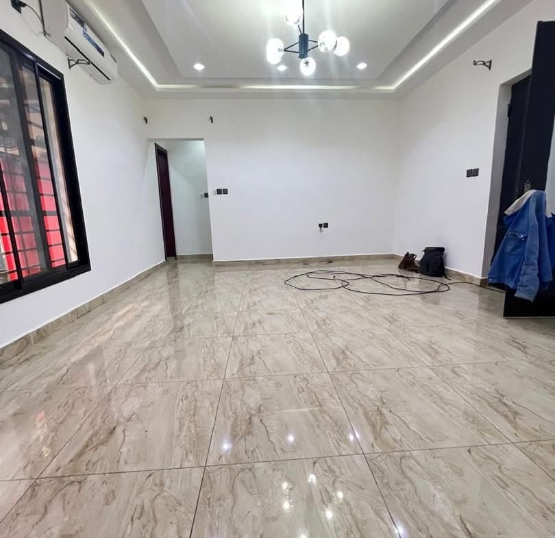STUDIO MODERNE CLIMATISÉ ET STAFFÉ SITUÉ À KOTTO