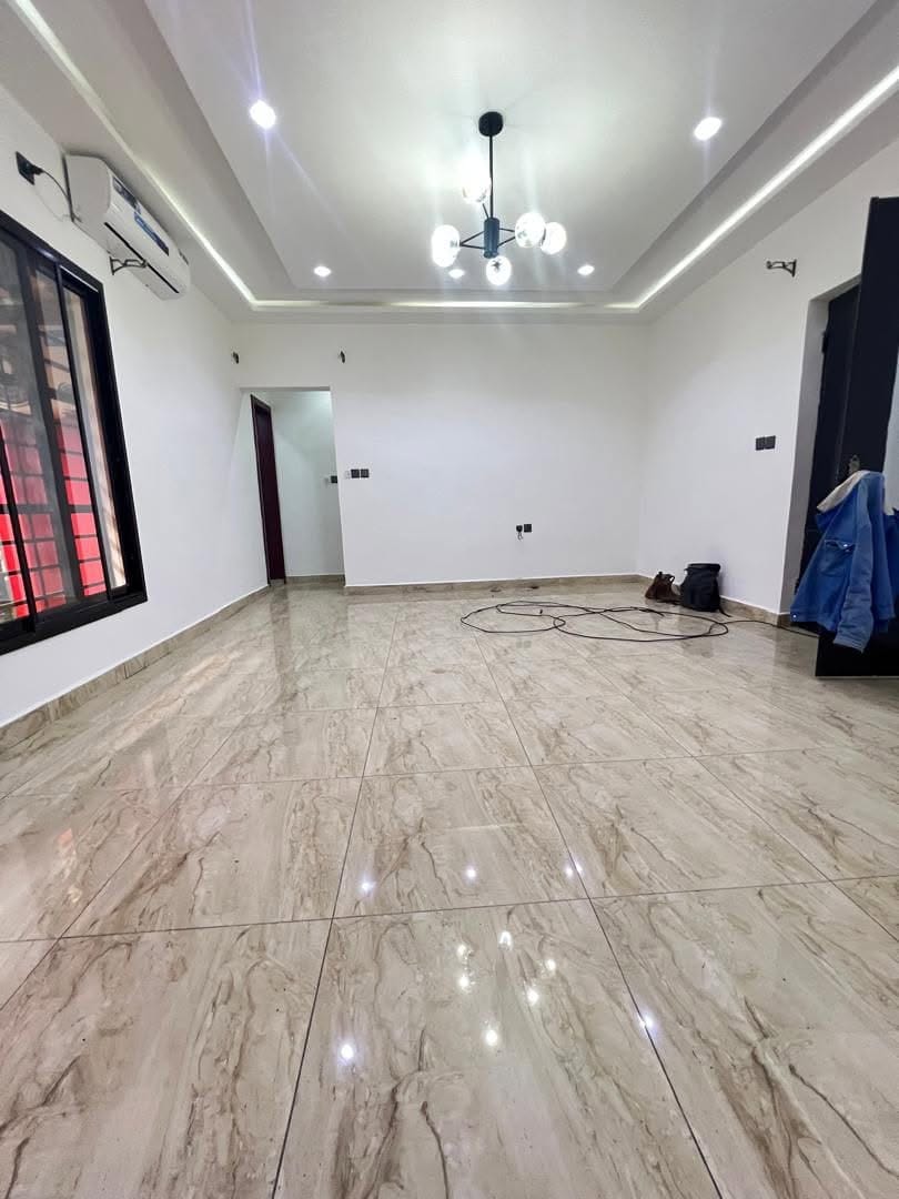 STUDIO MODERNE CLIMATISÉ ET STAFFÉ SITUÉ À KOTTO