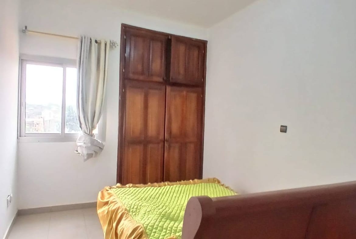 SUPERBE APPARTEMENT MODERNE À DAMAS PETITS GÉNIES, YAOUNDÉ