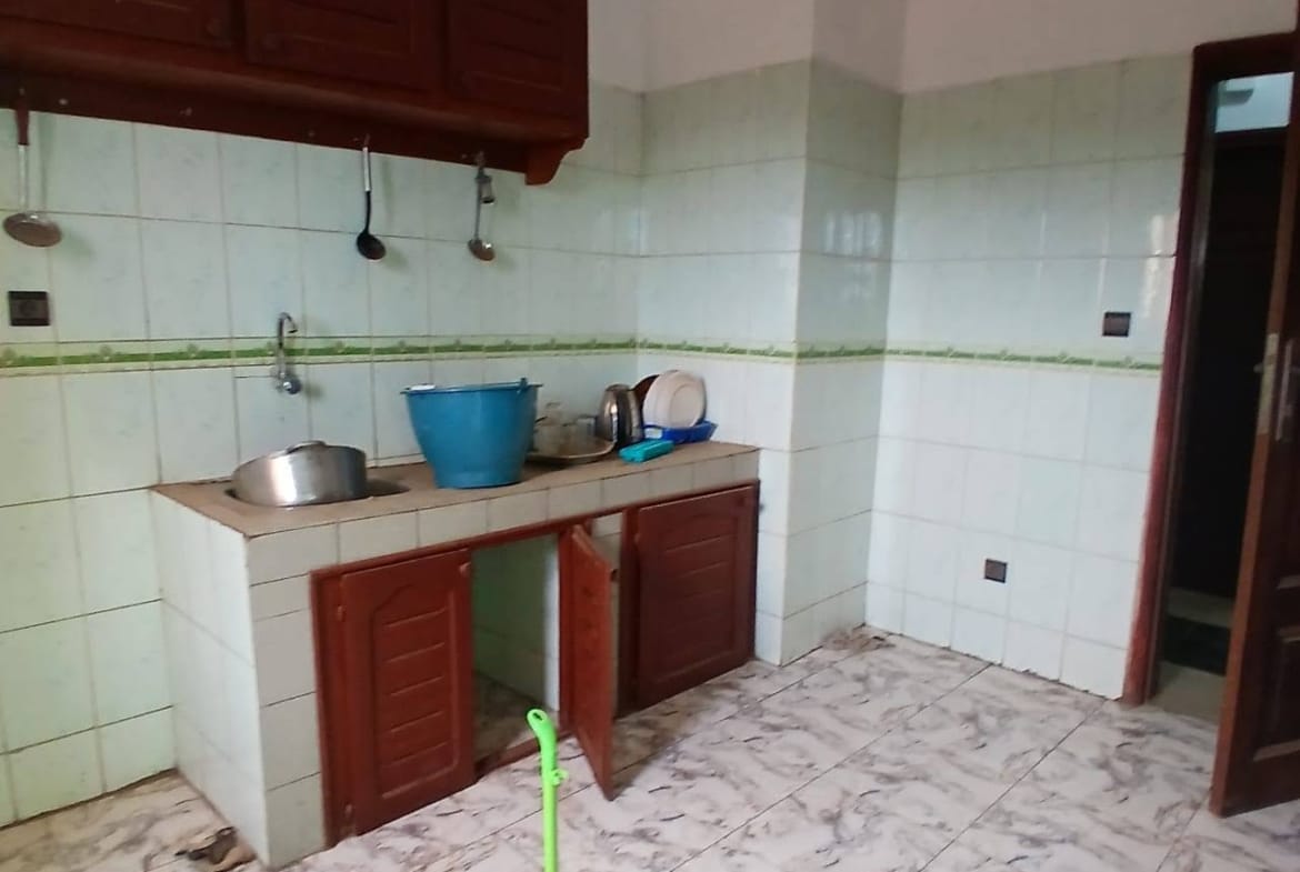 SUPERBE APPARTEMENT MODERNE À DAMAS PETITS GÉNIES, YAOUNDÉ