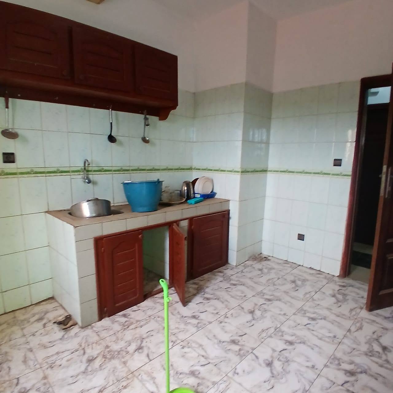 SUPERBE APPARTEMENT MODERNE À DAMAS PETITS GÉNIES, YAOUNDÉ