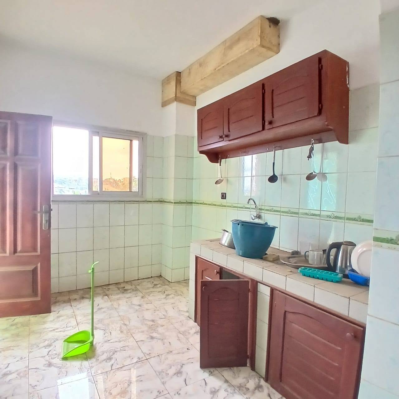 SUPERBE APPARTEMENT MODERNE À DAMAS PETITS GÉNIES, YAOUNDÉ