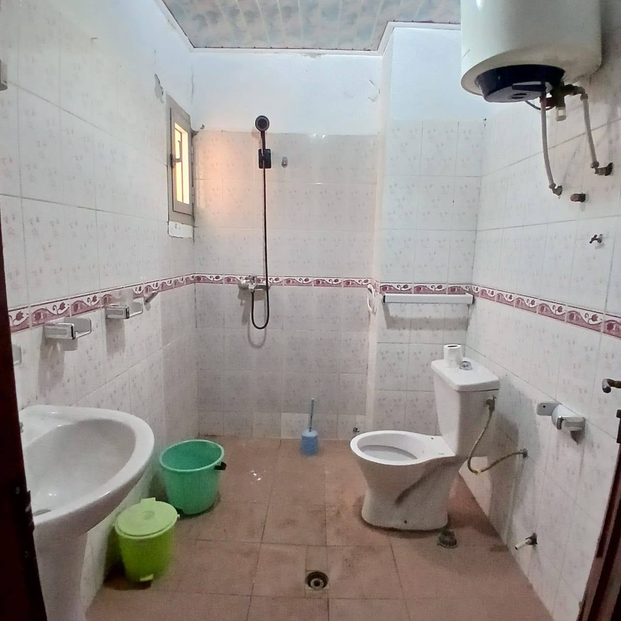 SUPERBE APPARTEMENT MODERNE À DAMAS PETITS GÉNIES, YAOUNDÉ