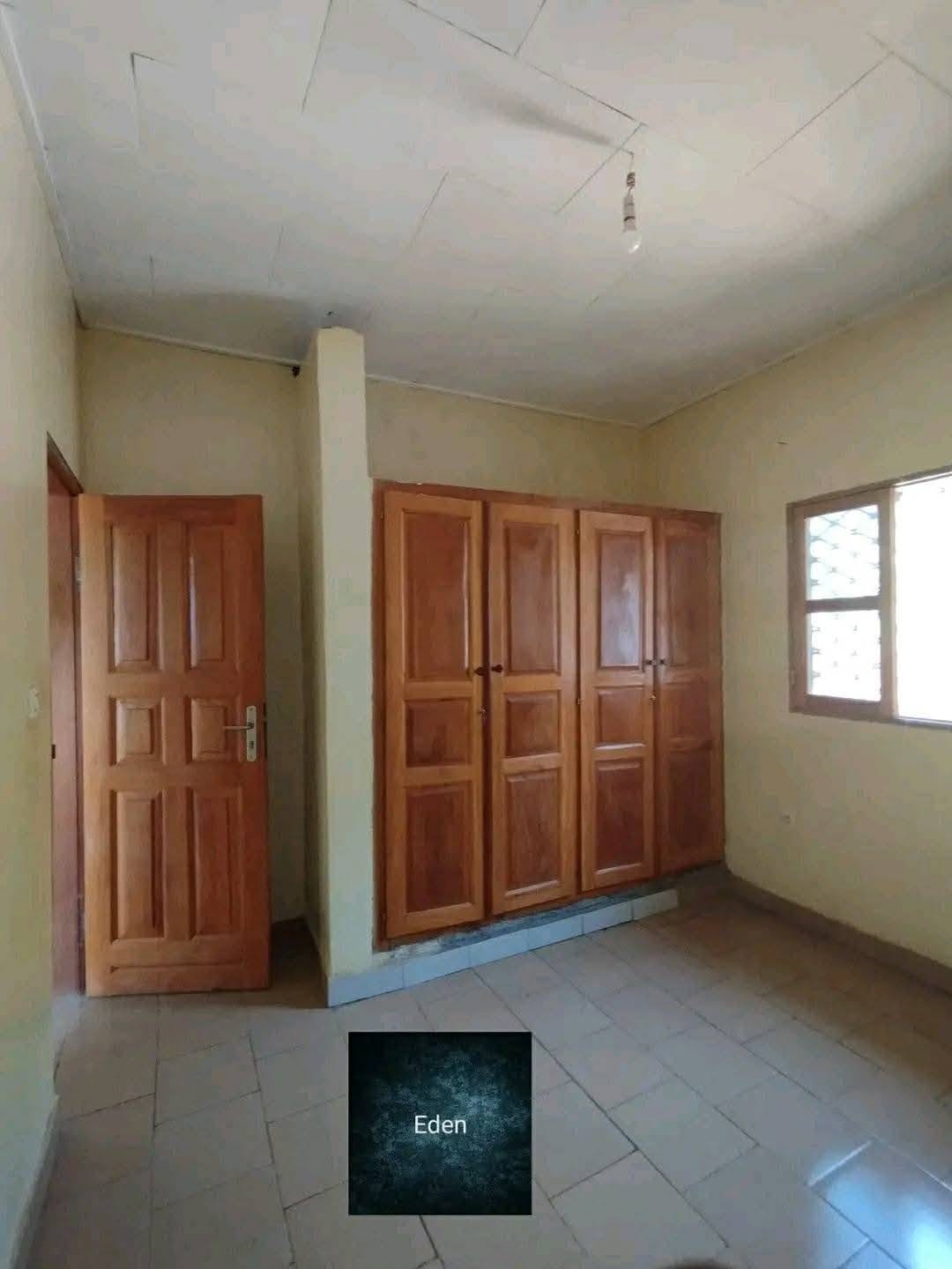 AIES_appart_etougebe_170826_chb1 BEL APPARTEMENT À LOUER, YAOUNDÉ ETOUG-EBE 70 000 FCFA