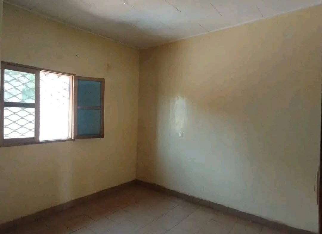 BEL APPARTEMENT À LOUER, YAOUNDÉ ETOUG-EBE 70 000 FCFA