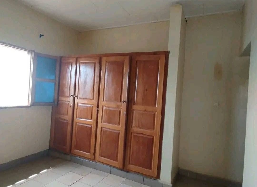 BEL APPARTEMENT À LOUER, YAOUNDÉ ETOUG-EBE 70 000 FCFA