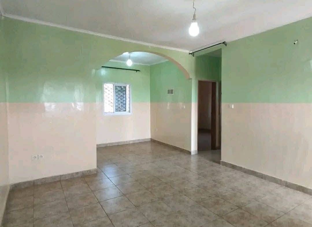 BEL APPARTEMENT À LOUER, YAOUNDÉ ETOUG-EBE 70 000 FCFA