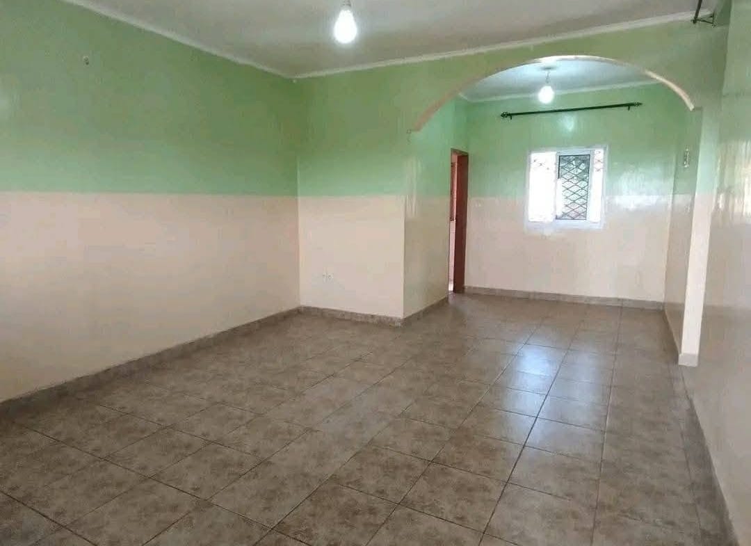 BEL APPARTEMENT À LOUER, YAOUNDÉ ETOUG-EBE 70 000 FCFA