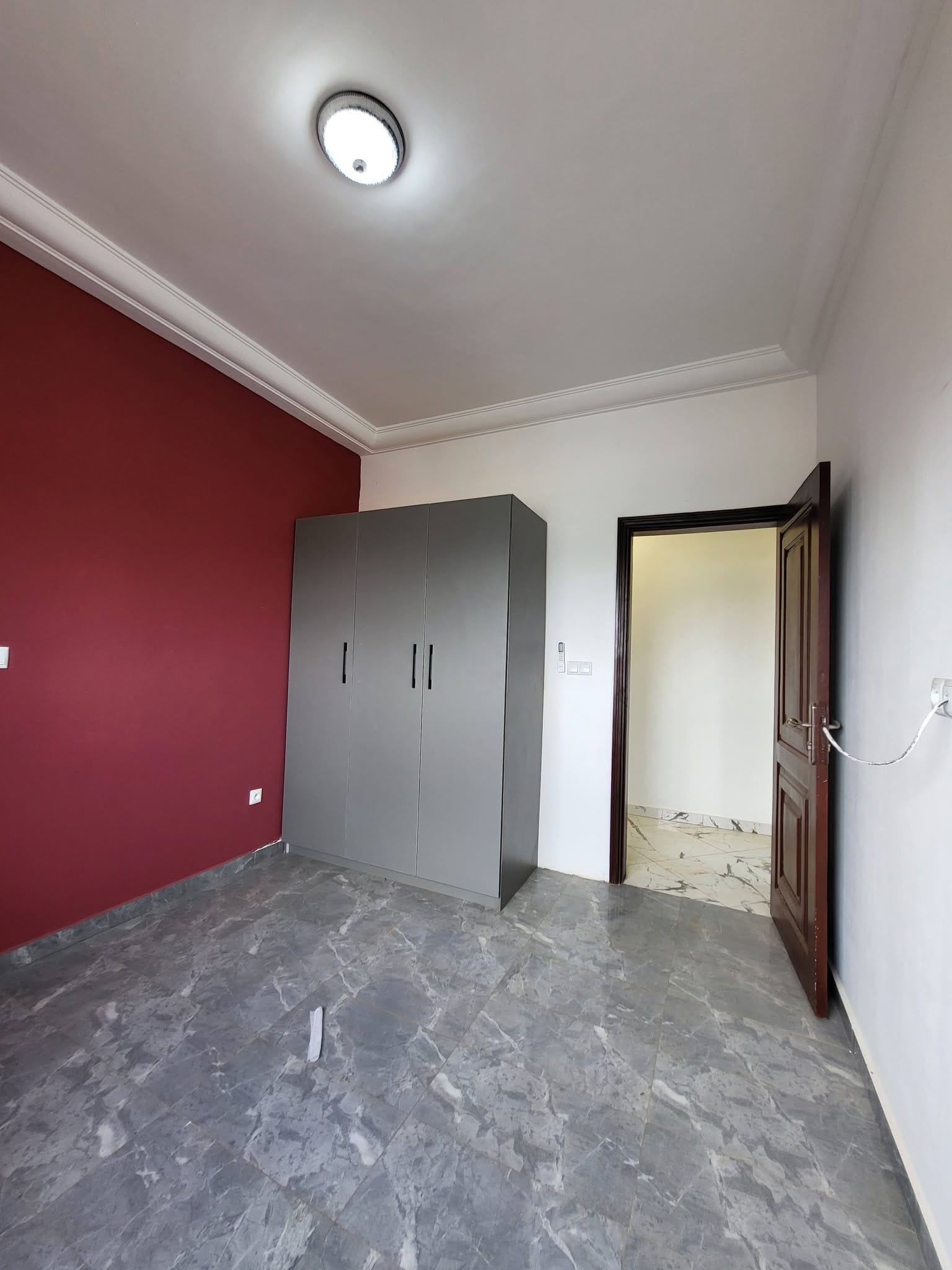 Appartement à louer à Simbock Bocom, 2 chambres avec parking et forage