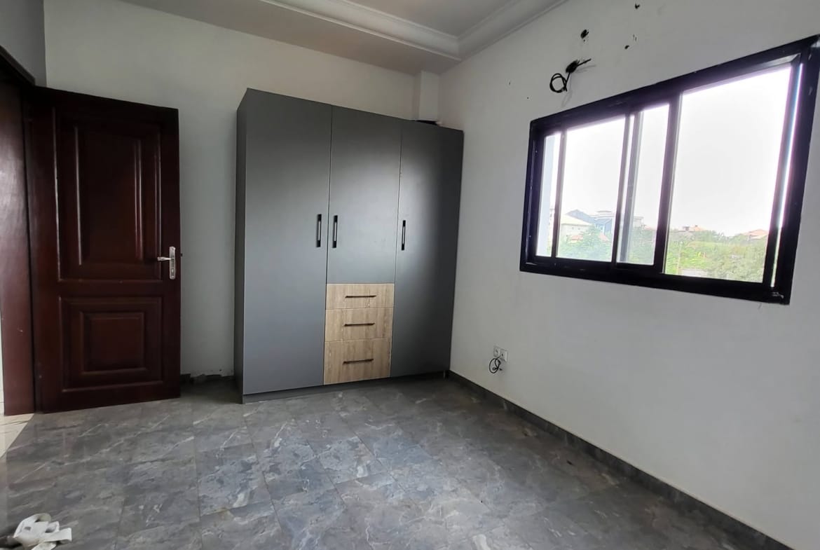 Appartement à louer à Simbock Bocom, 2 chambres avec parking et forage