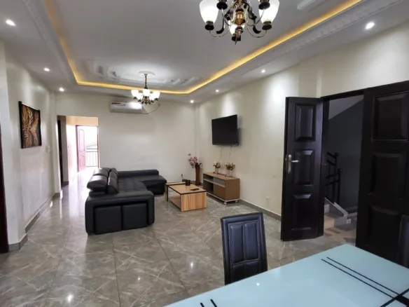 Appartement haut standing 3 chambres à louer à Simbock, Yaoundé