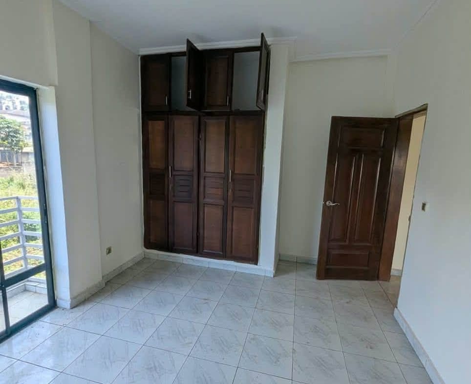 Appartement haut standing à louer au Complexe BEAC Yaoundé 200000fcfa