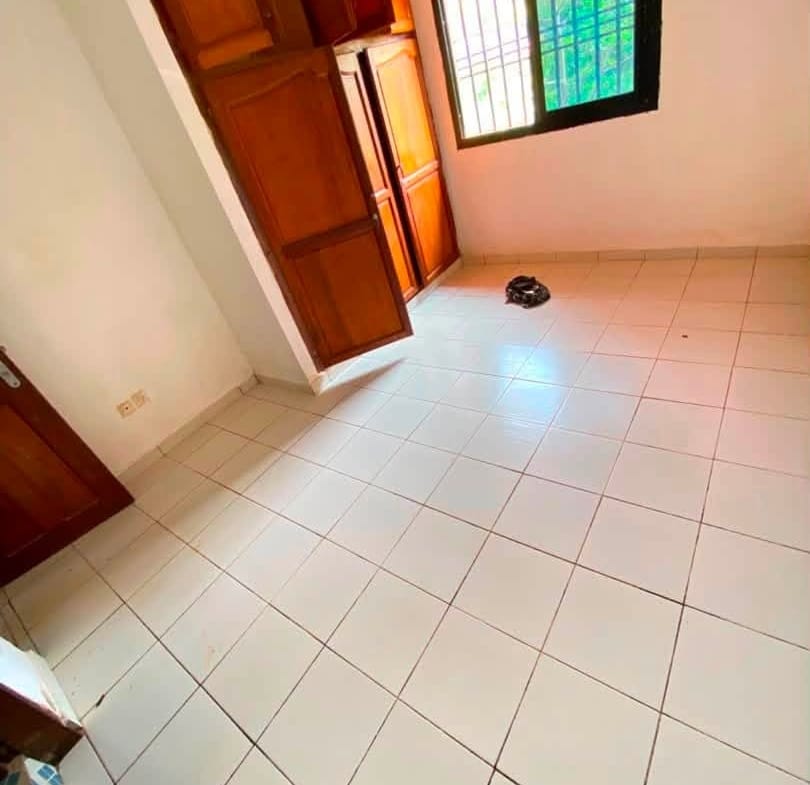 Appartement moderne 2 chambres à louer à Yaoundé Carrefour MEEC
