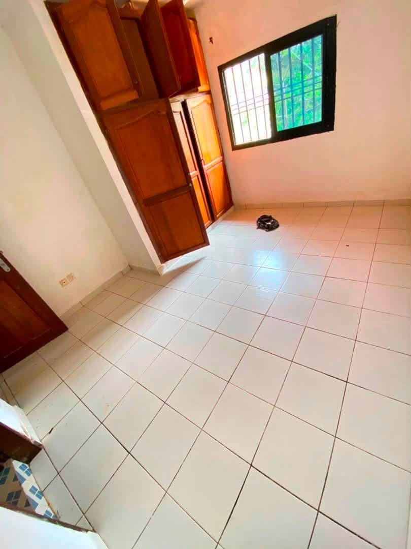 Appartement moderne 2 chambres à louer à Yaoundé Carrefour MEEC
