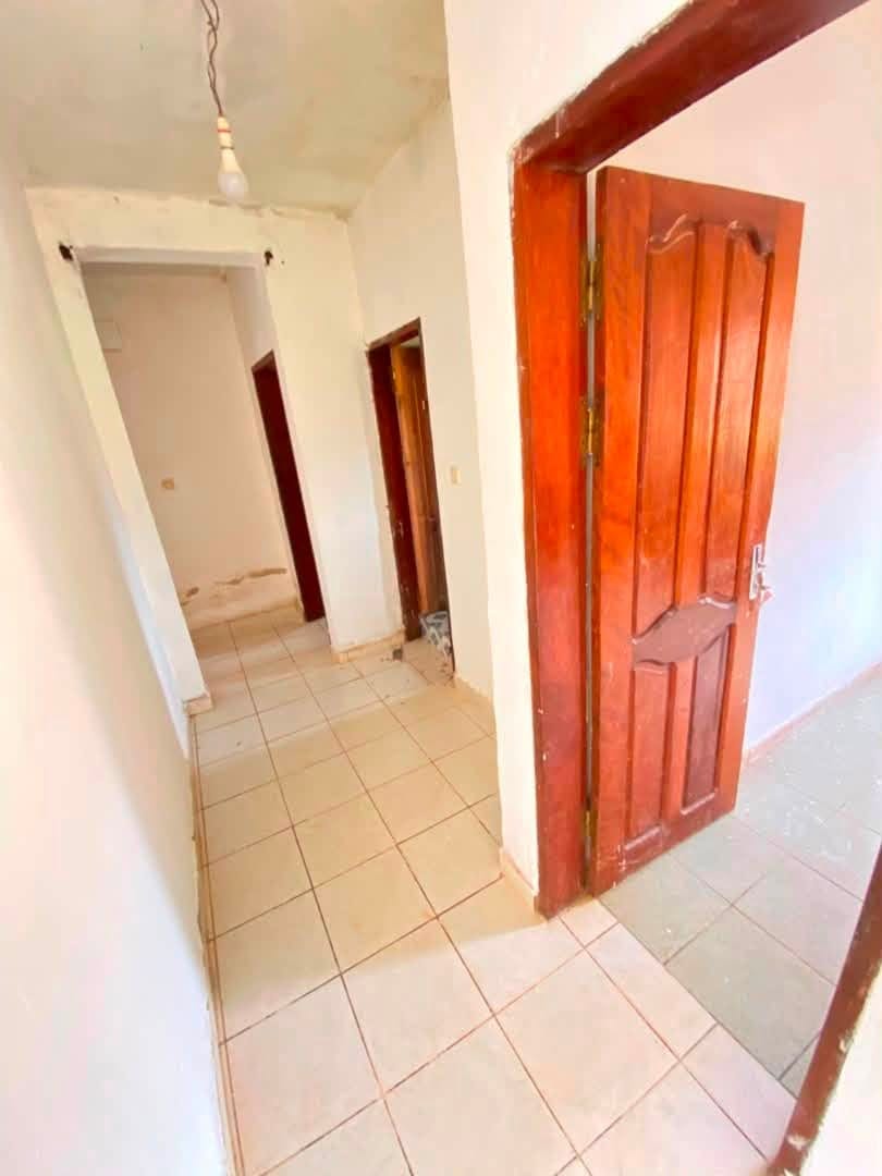 Appartement moderne 2 chambres à louer à Yaoundé Carrefour MEEC