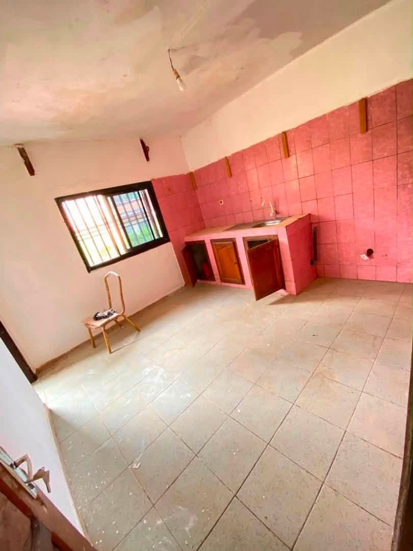 Appartement moderne 2 chambres à louer à Yaoundé Carrefour MEEC