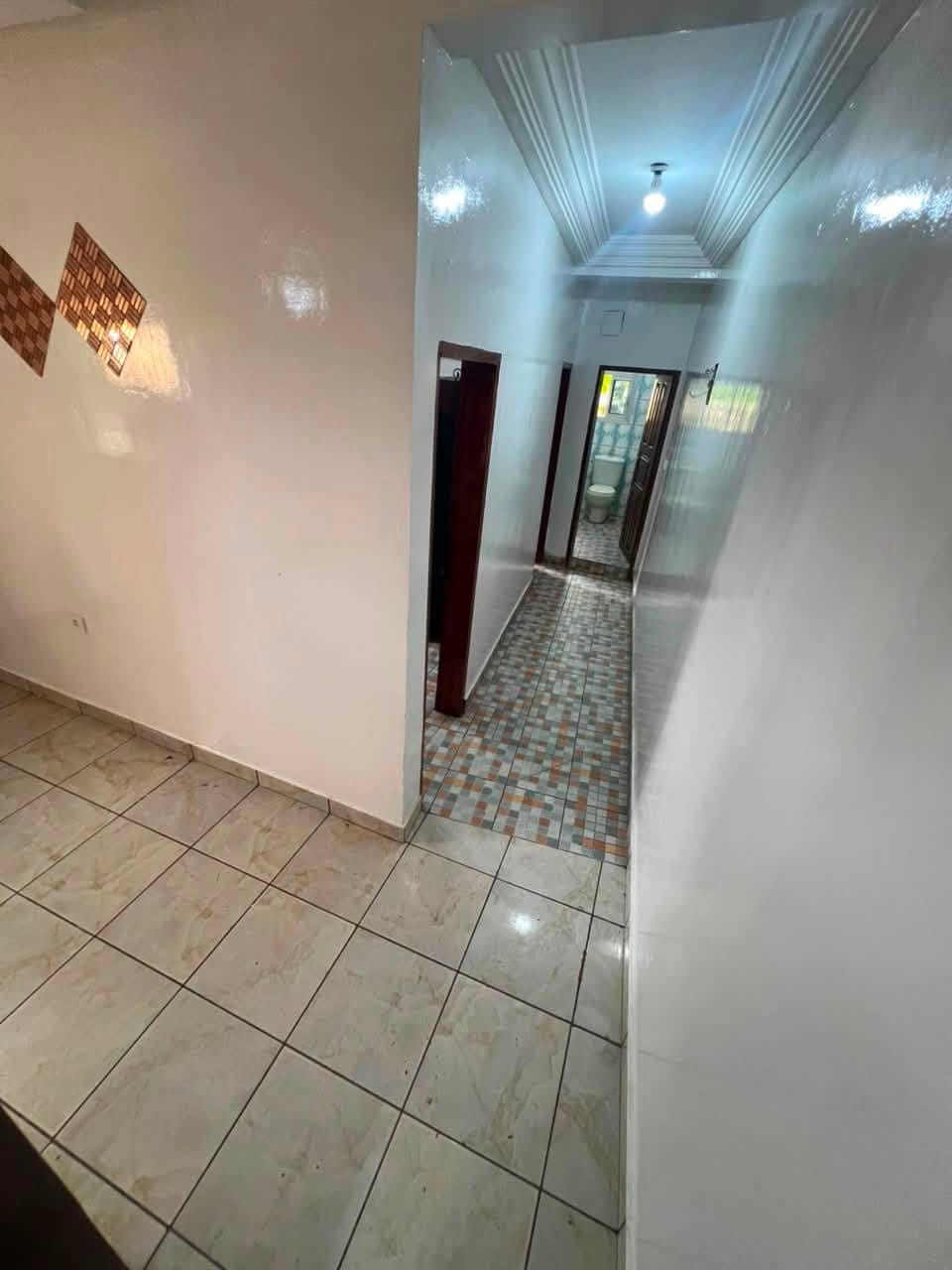 Mini appartement moderne 2 chambres à prix réduit, Yaoundé Ngousso