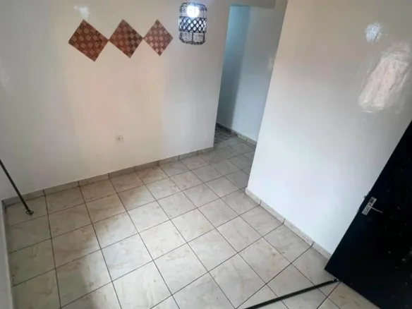 Mini appartement moderne 2 chambres à prix réduit, Yaoundé Ngousso