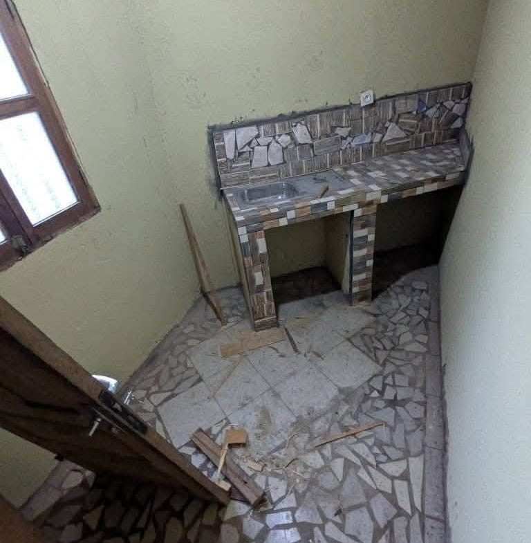 Maison 2 chambres avec forage à Yaoundé Fougerolle 70000fcfa