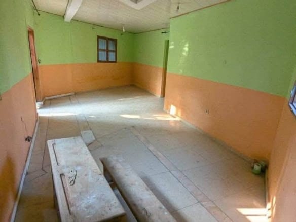 Maison 2 chambres avec forage à Yaoundé Fougerolle 70000fcfa
