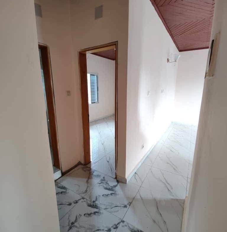 Studio moderne pas cher à louer à Yaoundé Tsinga Village 60000 FCFA