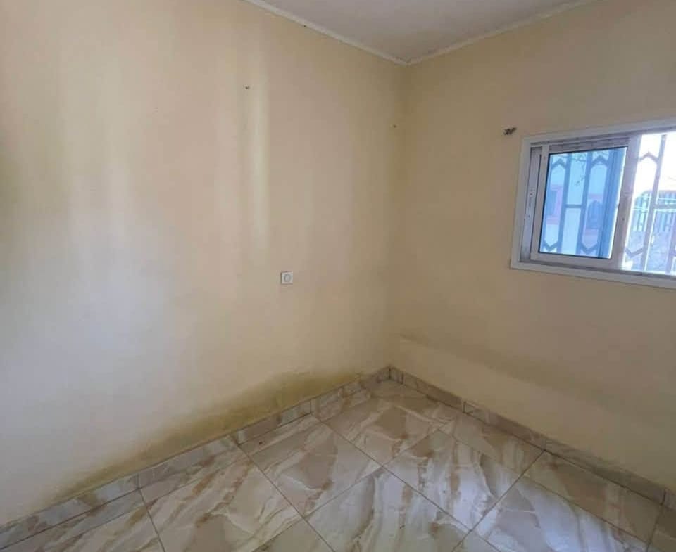 Maison 2chambres dans un camp à Ngalbidjé Garoua 70000fcfa
