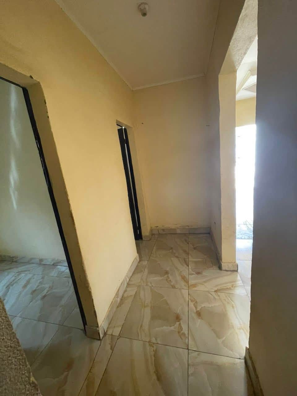 Maison 2chambres dans un camp à Ngalbidjé Garoua 70000fcfa