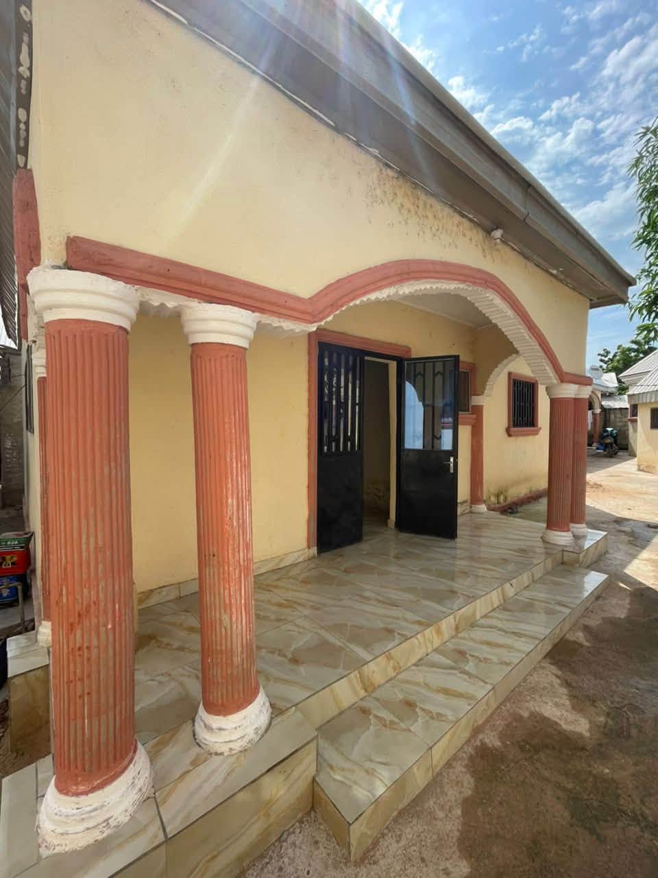 44687- Maison 2chambres dans un camp à Ngalbidjé Garoua 70000fcfa