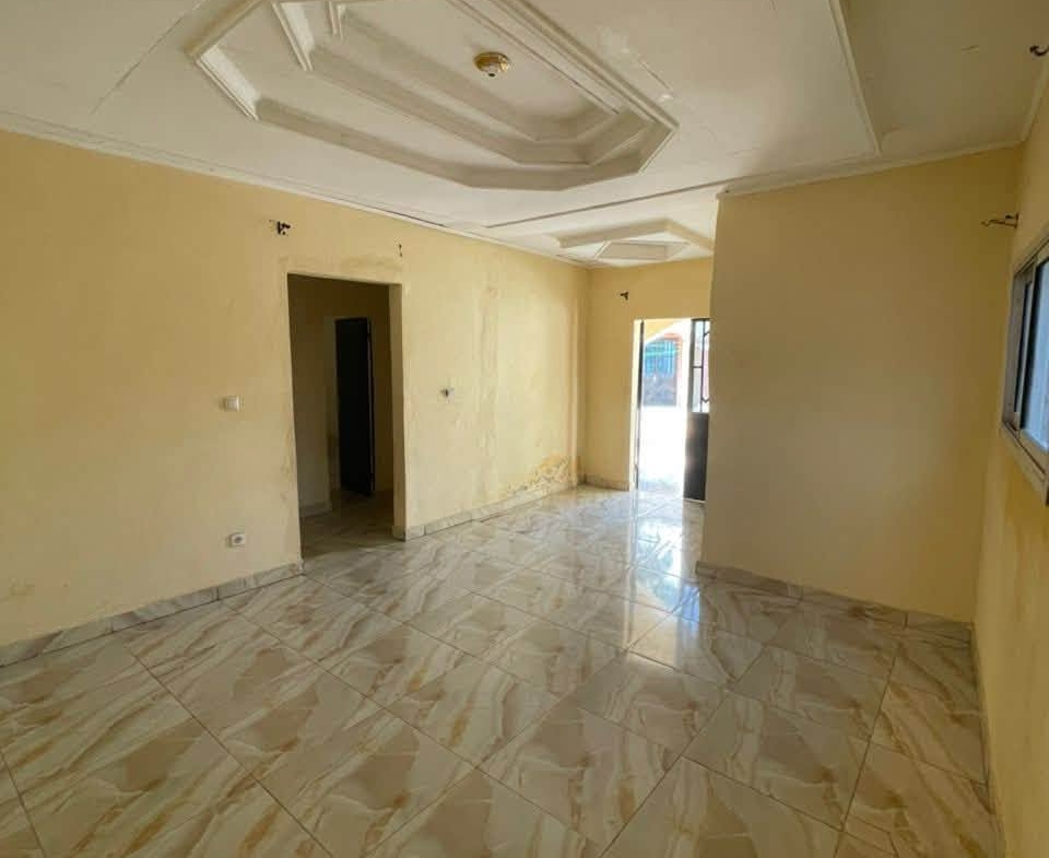 Maison 2chambres dans un camp à Ngalbidjé Garoua 70000fcfa