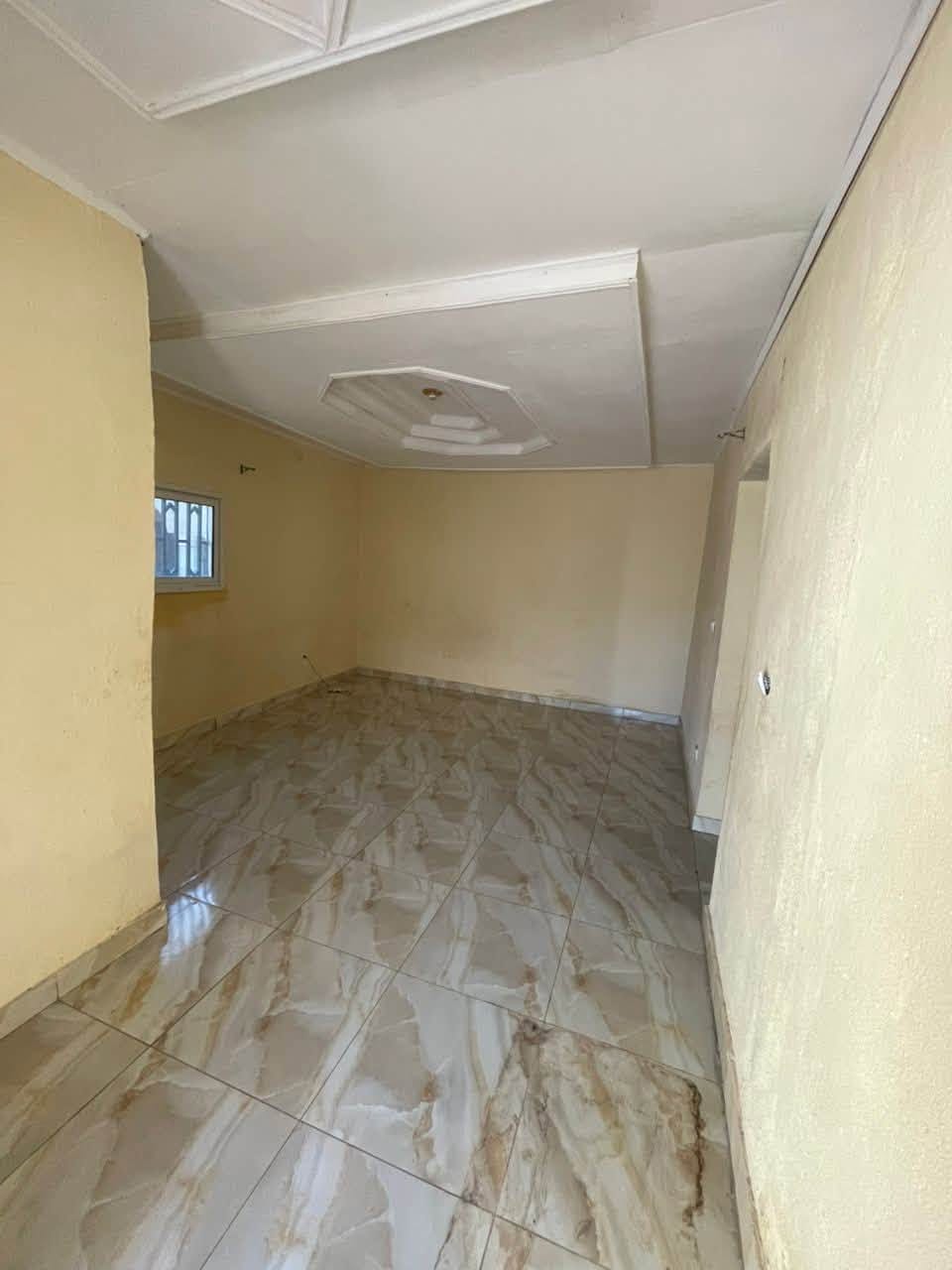 Maison 2chambres dans un camp à Ngalbidjé Garoua 70000fcfa