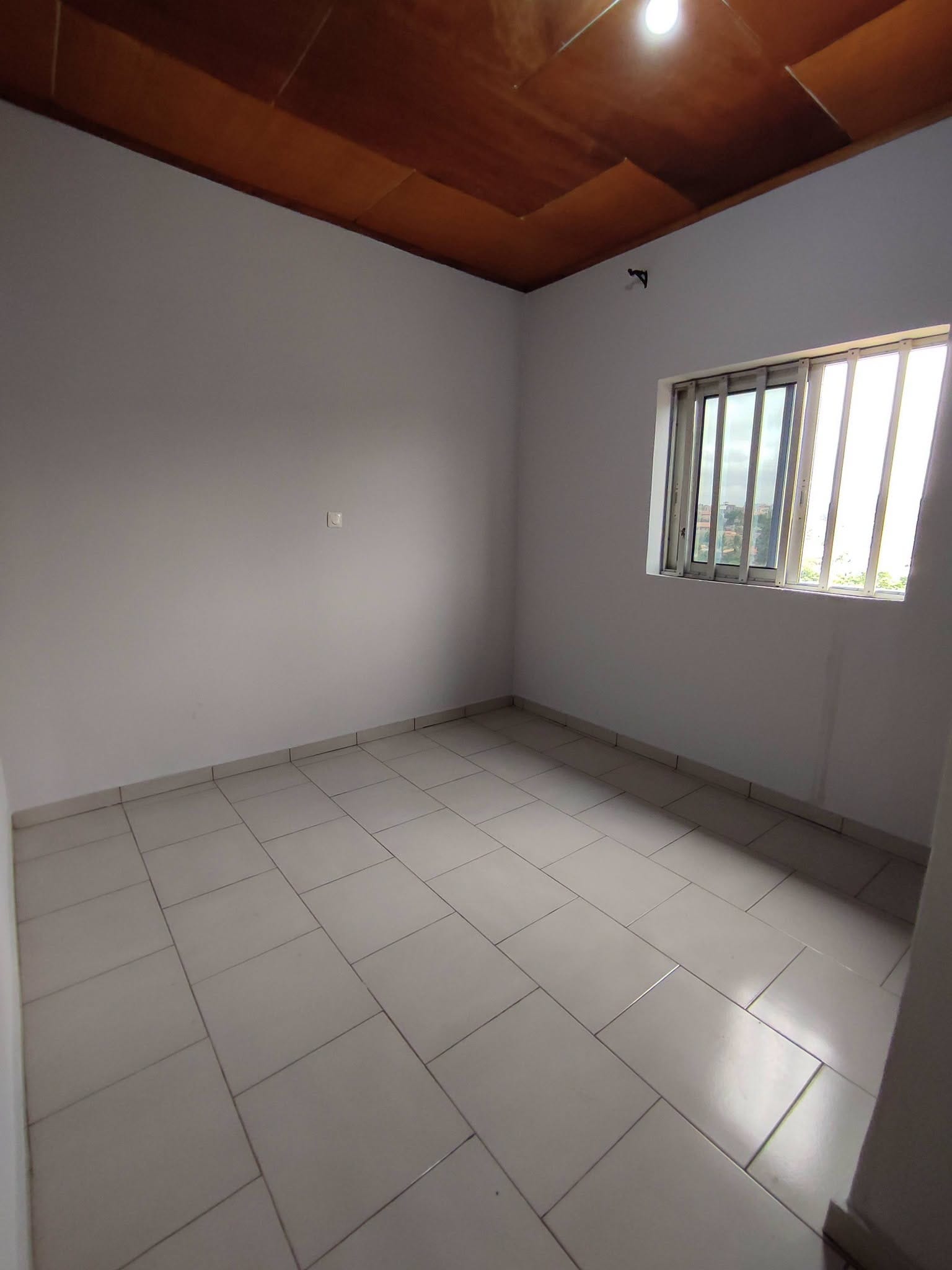 Appartement moderne 2 chambres et balcon à louer à Damas, Yaoundé