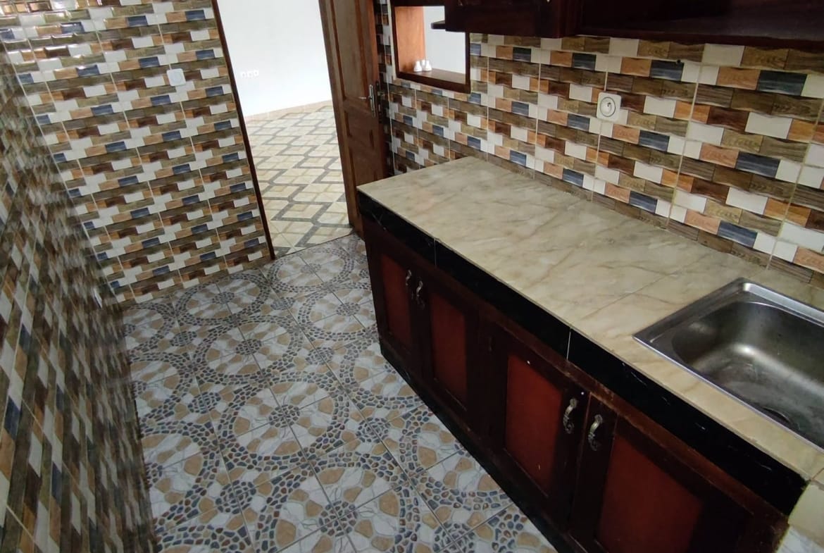 Appartement moderne 2 chambres et balcon à louer à Damas, Yaoundé