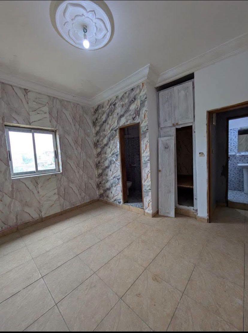 Appartement moderne rénové 2 chambres à louer à Douala Kotto Mbangue