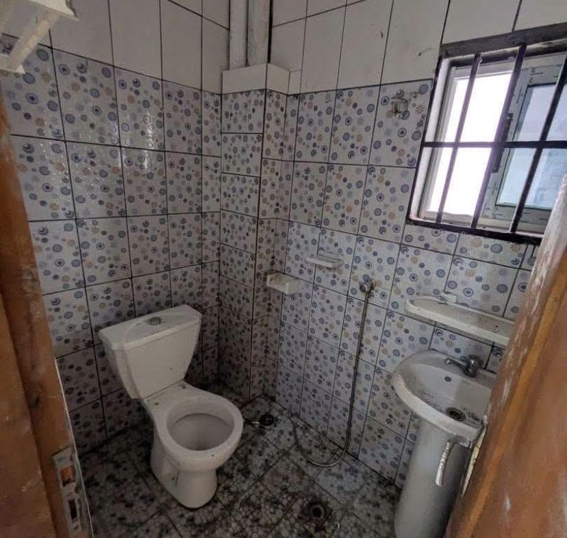 Appartement moderne rénové 2 chambres à louer à Douala Kotto Mbangue