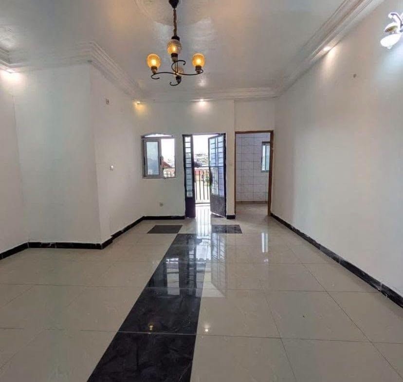 Appartement moderne rénové 2 chambres à louer à Douala Kotto Mbangue