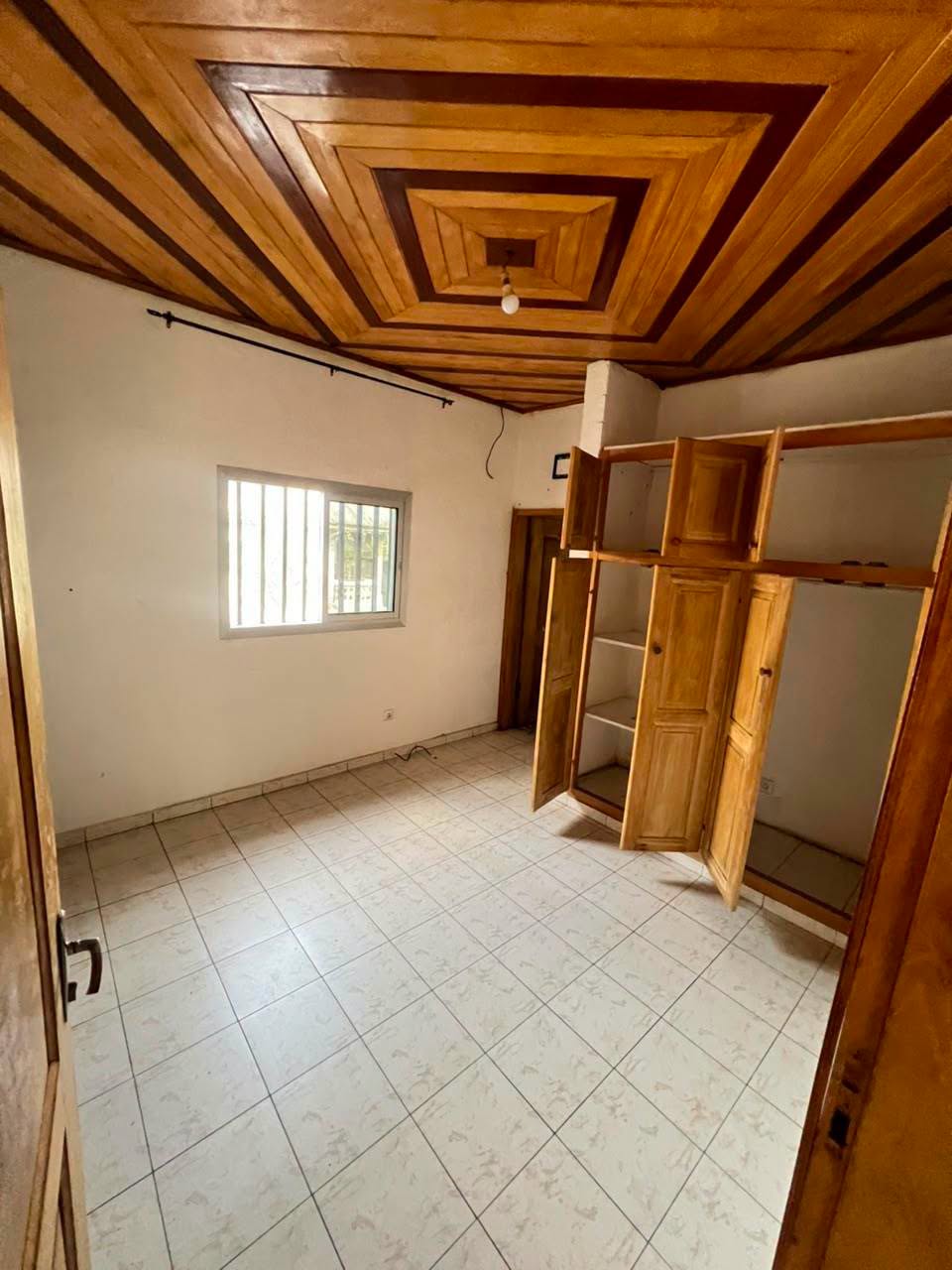 LI_appart_logpom_270826_chb1 Appartement 2 chambres à Logpom Bassong 135000fcfa