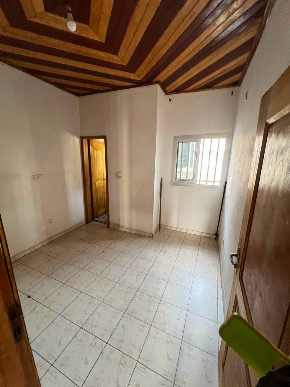 LI_appart_logpom_270826_chb2 Appartement 2 chambres à Logpom Bassong 135000fcfa