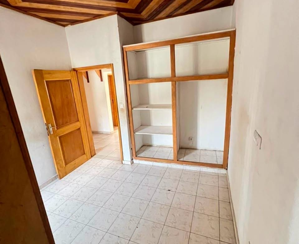Appartement 2 chambres à Logpom Bassong 135000fcfa