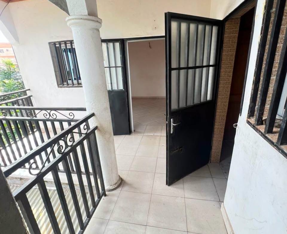 Appartement 2 chambres à Logpom Bassong 135000fcfa