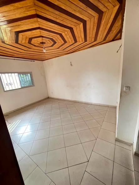 Appartement 2 chambres à Logpom Bassong 135000fcfa
