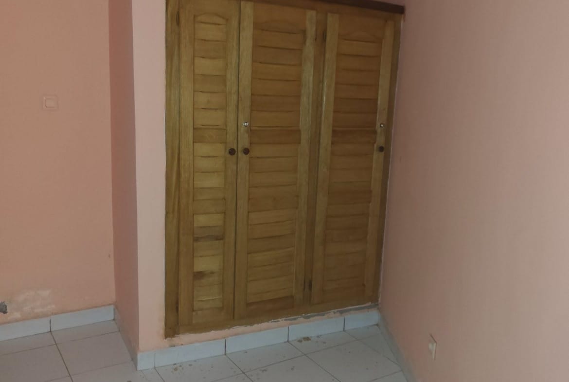 Appartement haut standing 2 chambres à louer à Ebolowa Mekalat
