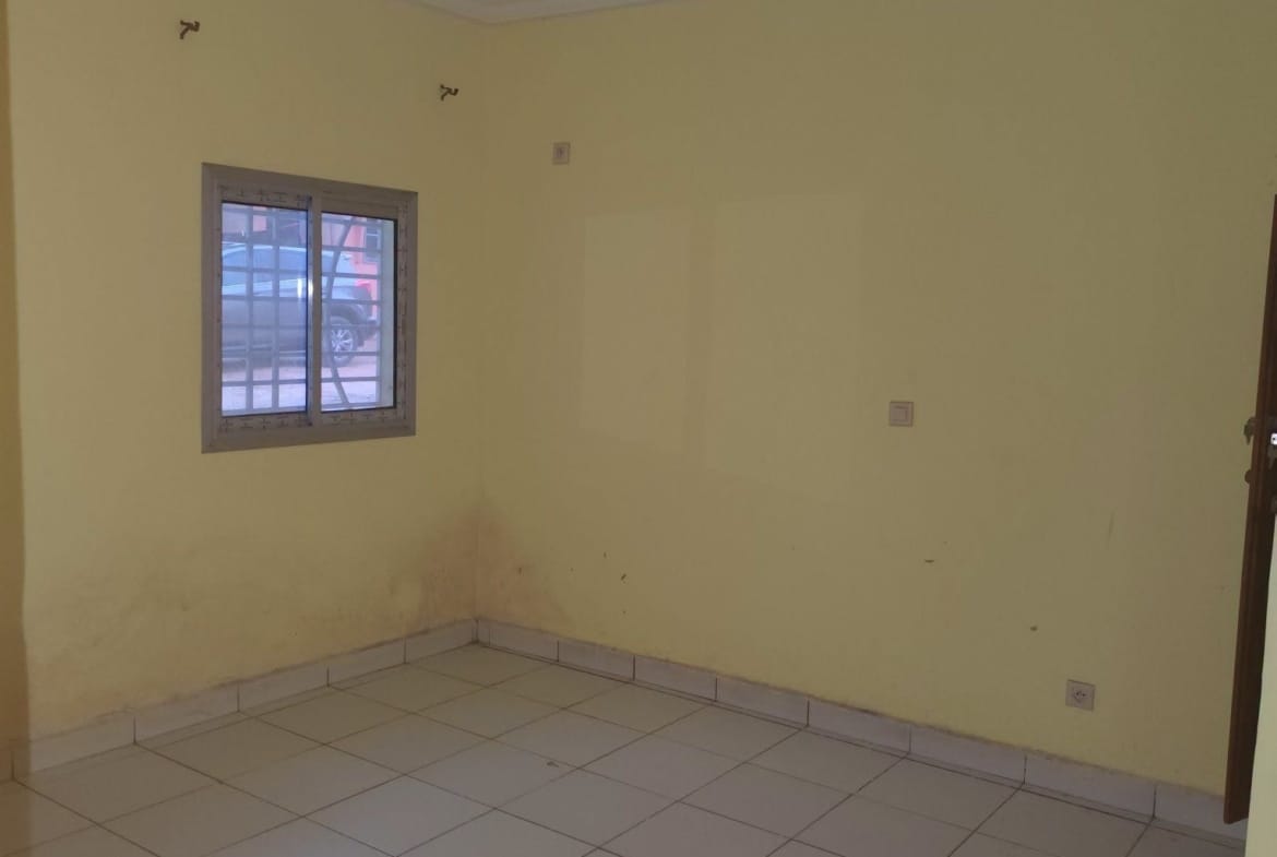Appartement haut standing 2 chambres à louer à Ebolowa Mekalat