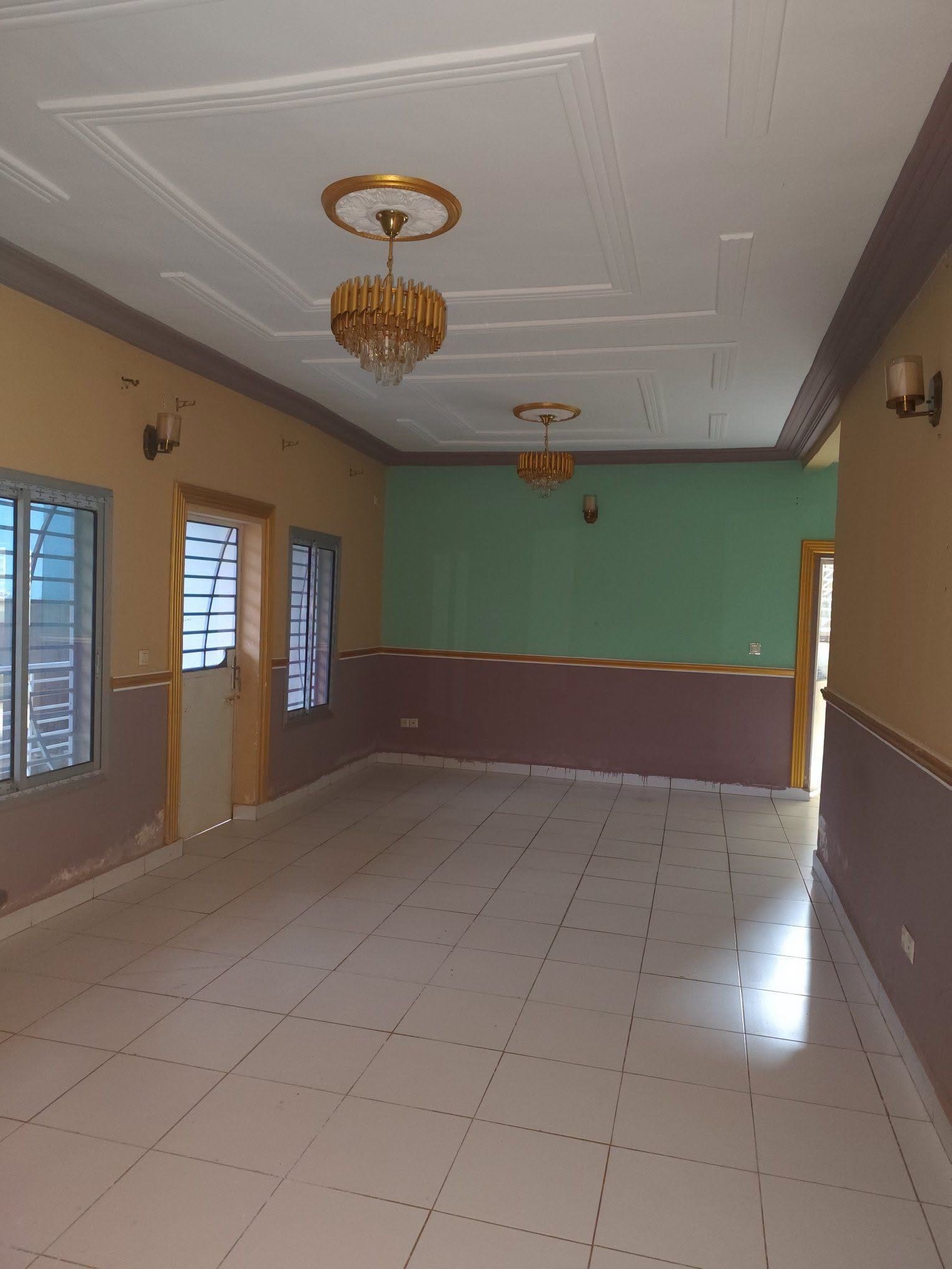 39249- Appartement haut standing 2 chambres à louer à Ebolowa Mekalat