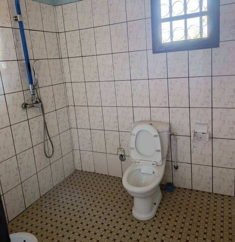Maison 3 chambres à louer à Maetur Bafoussam en bordure du goudron